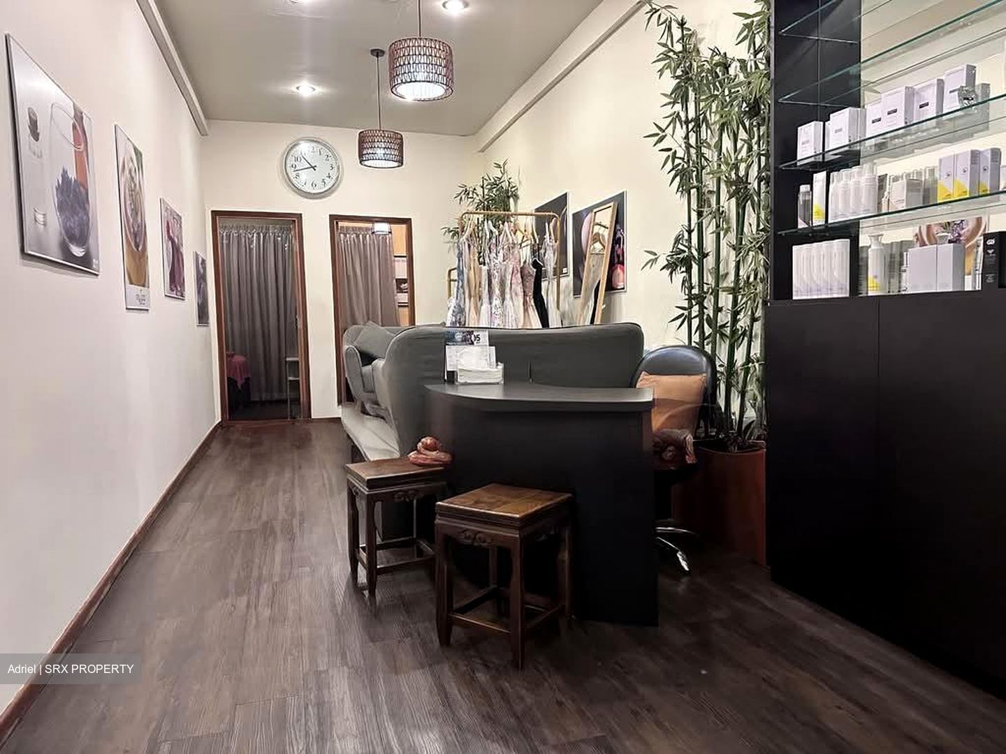 Temple Street (D1), Office #546954601
